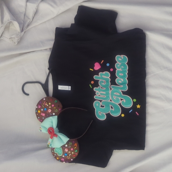 Venellope Von Schweetz Tee & Matching Ears - Picture 1 of 3